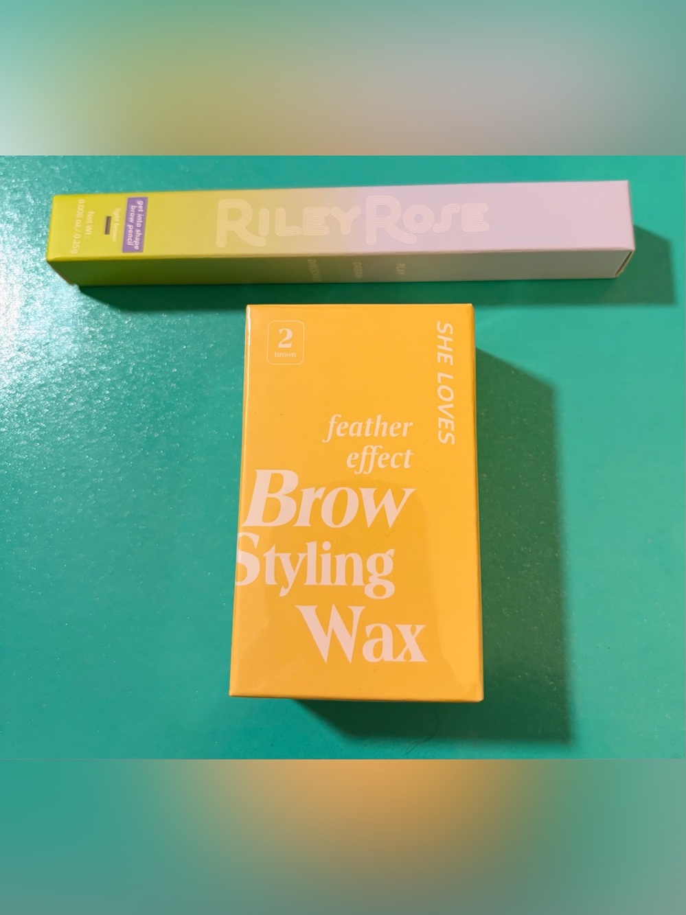 **BUNDLE** New in box
Brow Wax and Brow Pencil-brown